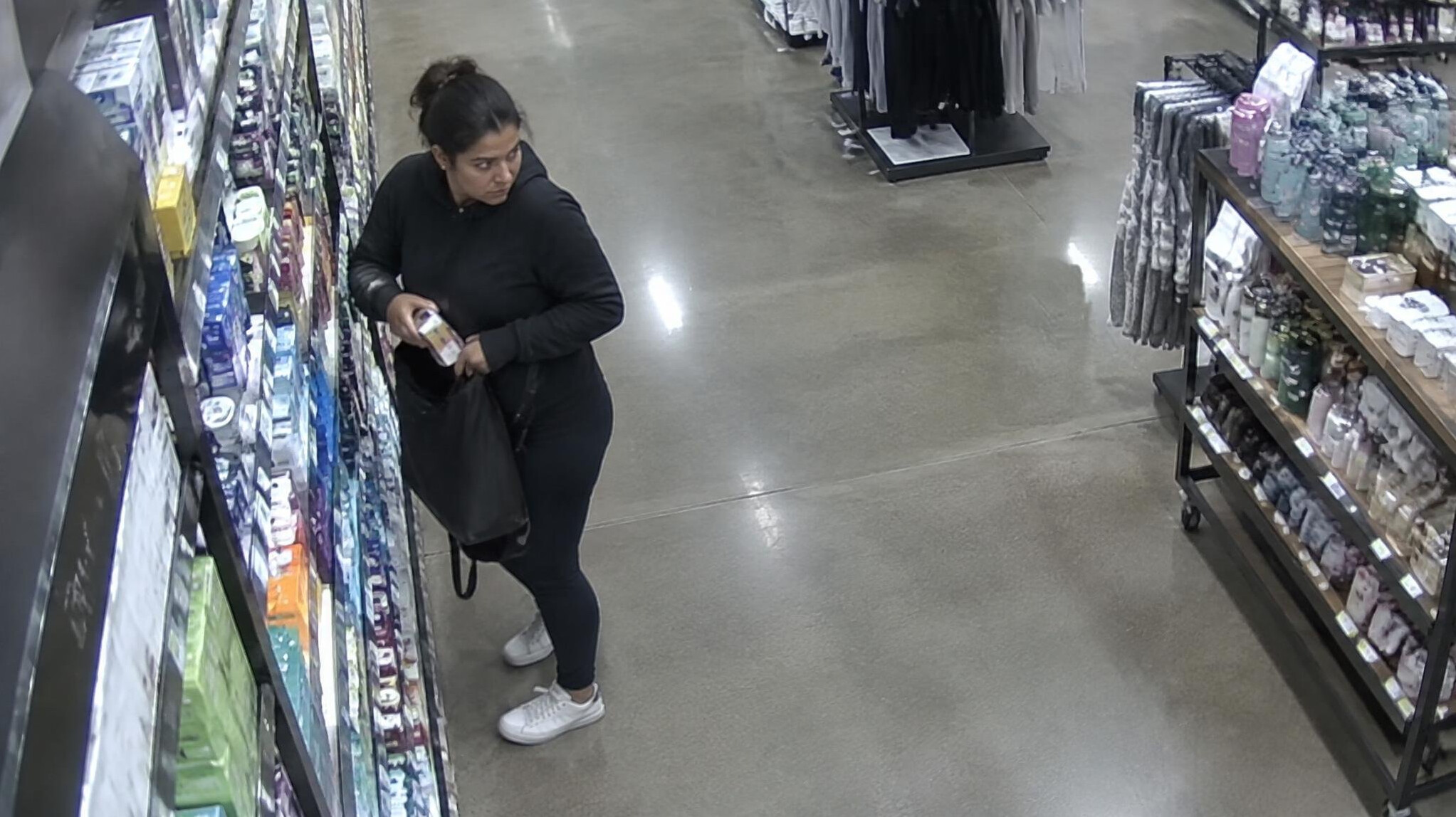 shoplifter caught in act